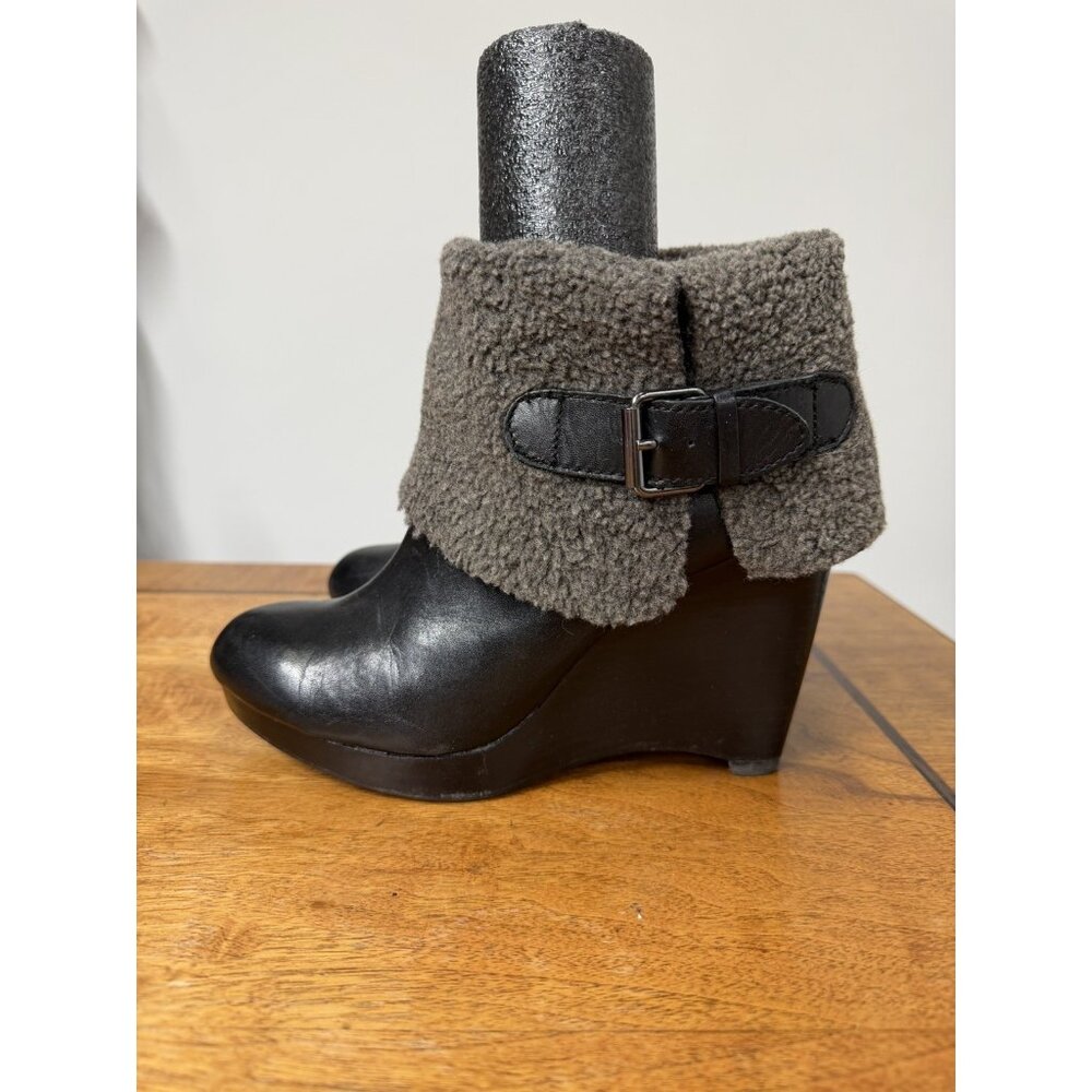 Vtg Y2K Max Studio Women’s 8 M Black Leather Arctic Wedge Ankle Faux Fur Boot
